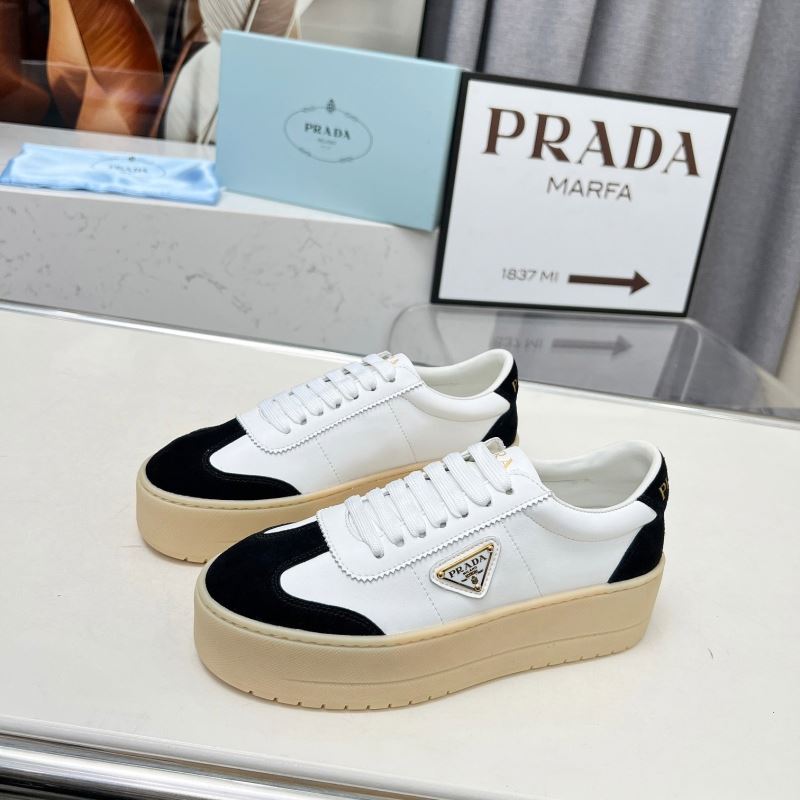 Pra*a casual shoes